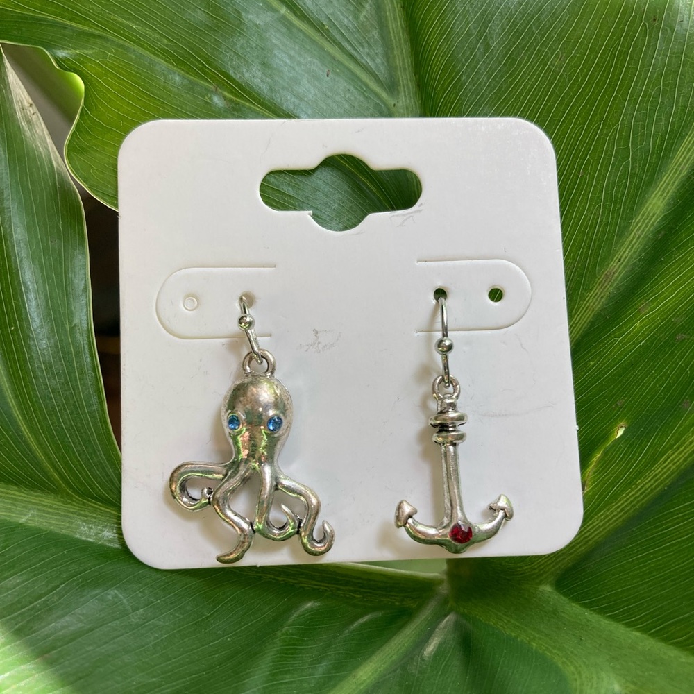 NWT Nautical Y2K Charm Earrings